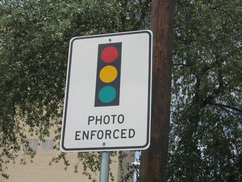 Last week Governor Andrew Cuomo granted permission for several cities and counties in New York, including Rochester, to begin or continue red light camera programs until 2019.  [PHOTO: FringeHog, Flickr]