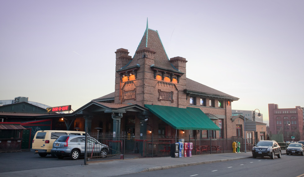 The Lehigh Valley Railroad Station (a.k.a. Dinosaur Bar-B-Que) on Court Street, Rochester N.Y.